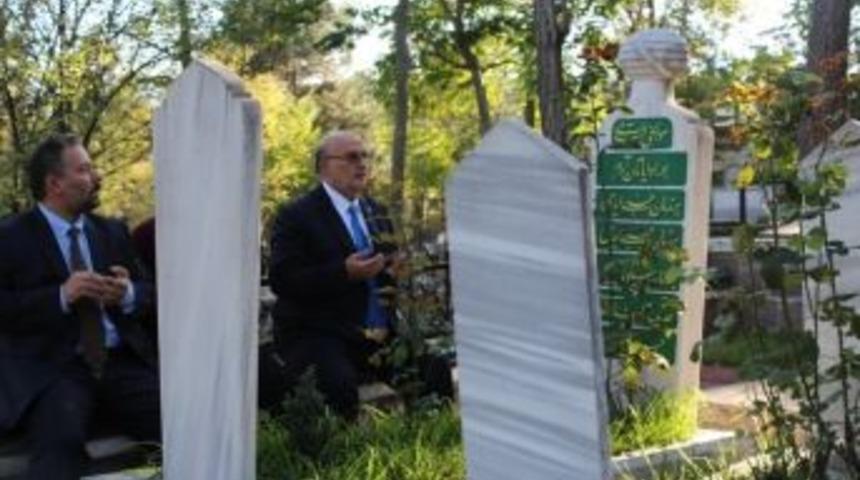 Ahmet Yelis, Mehmet Feyzi Efendi&rsquo;nin Kabrini Ziyaret Etti