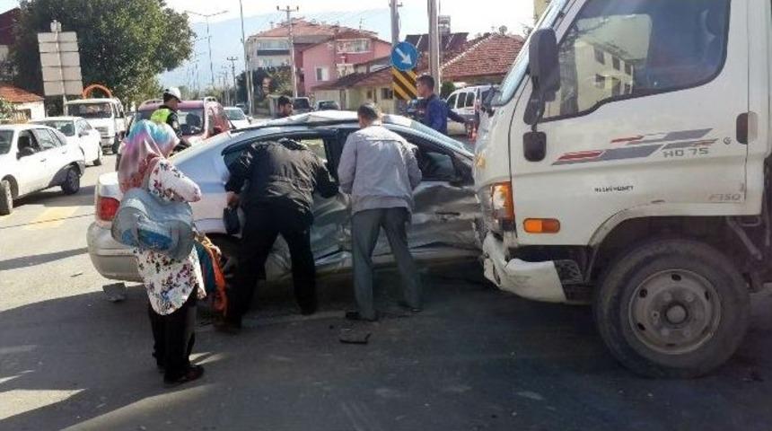 Bolu&rsquo;da Trafik Kazası: 3 Yaralı