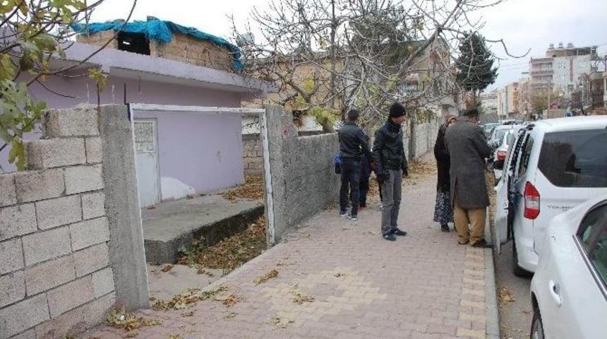 Hırsızlar Bah&ccedil;e Kapısını &Ccedil;aldı