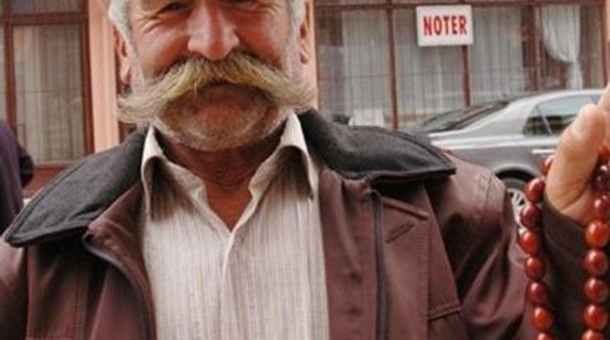 50 Yıldır Kesmediği Bıyıkları İle "pala" Lakabını Aldı