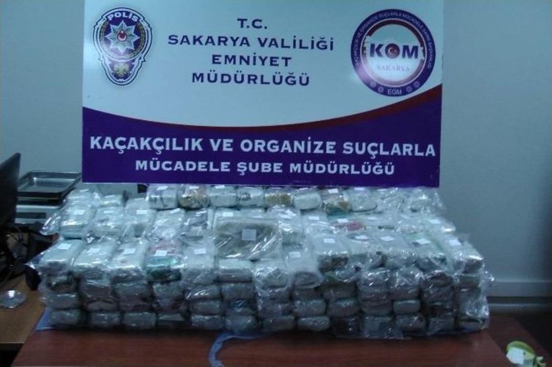 Sakarya&rsquo;da Nefes Kesen Uyuşturucu Operasyonu Kamerada