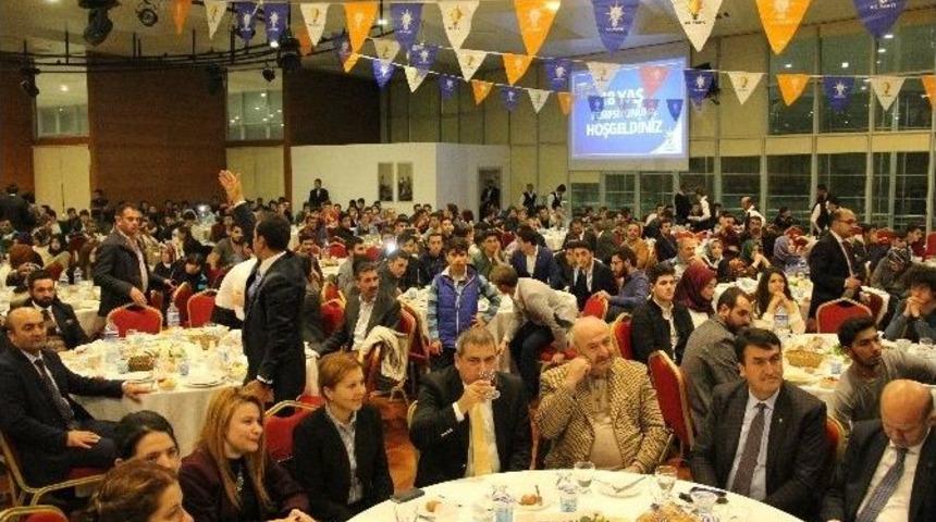Efkan Ala Bursa&rsquo;da İlk Defa Oy Kullanacak Olan Gen&ccedil;lerle Bir Araya Geldi