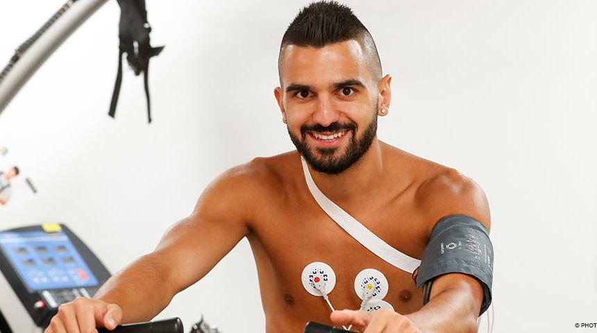 Aziz Behich PSV Eindhoven ile resmi sözleşme imzaladı