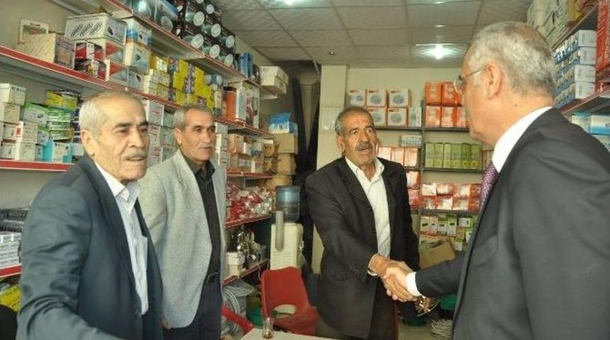 Ak Parti’den Esnafa Karanfilli Ziyaret