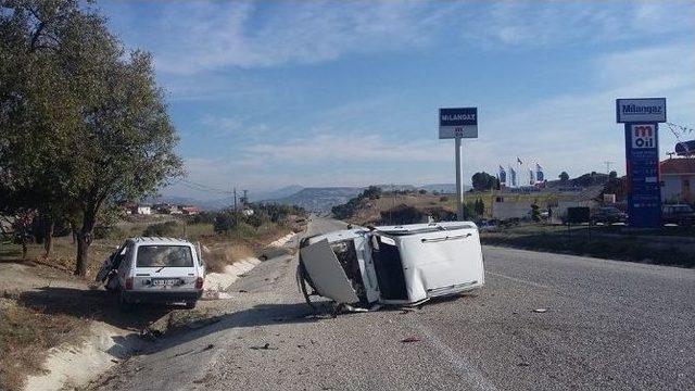 Selendi De Kaza 3 Yaralı.