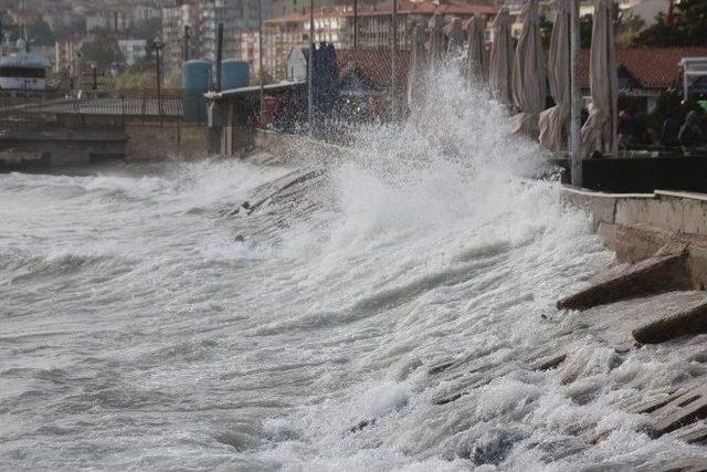 Tekirdağ’da Dev Dalgalar