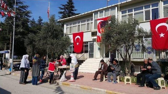 Sarıcakaya’da Aşure Dağıtımı