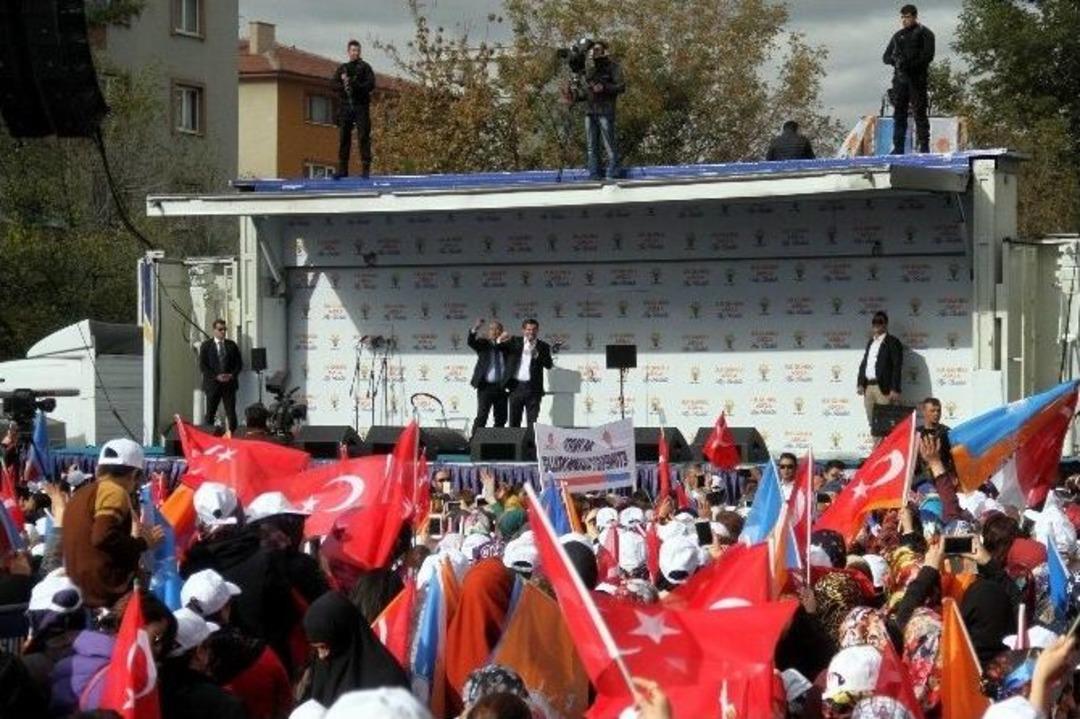 Başbakan Davutoğlu, Muhalefet Partilerine Y&uuml;klendi
