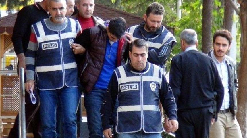 Komiseri Yaralayan Ş&uuml;pheli G&ouml;zaltında