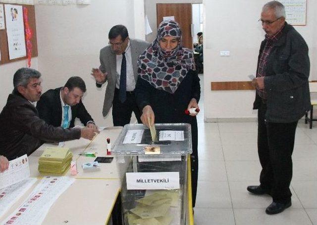 Elazığ’da Oy Kullanımı Başladı