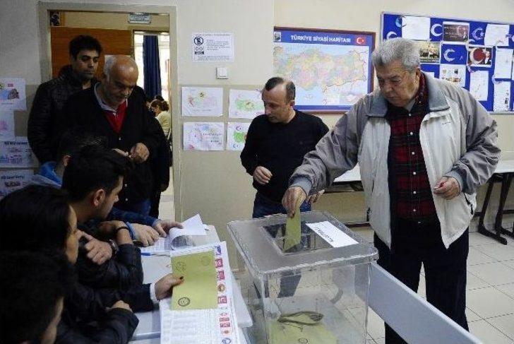 İstanbul’da Oy Verme İşlemi Başladı G3