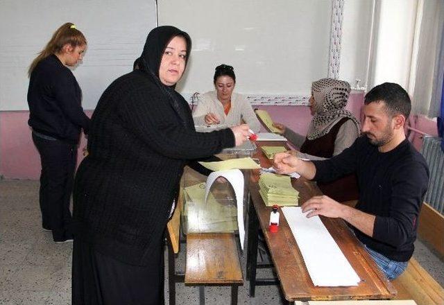 Iğdırlı Seçmen Sandık Başında