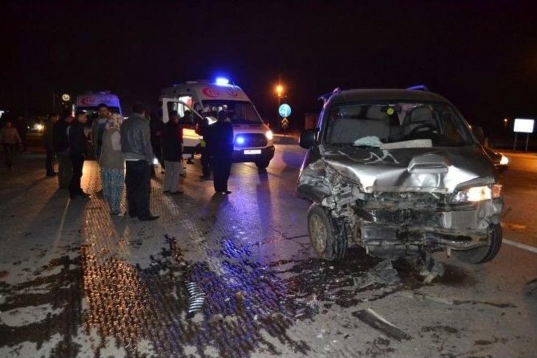 Sakarya&rsquo;da Trafik Kazası: 7 Yaralı