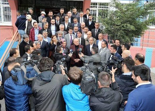 Mehdi Eker Ve Kadir Topbaş Aynı Sandıkta Oy Kullandı