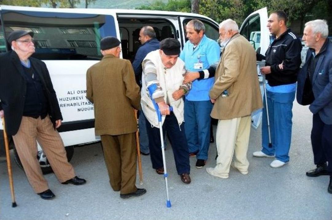 Huzur Evi Sakinleri Taşıma Sistemiyle Oy Kullandı