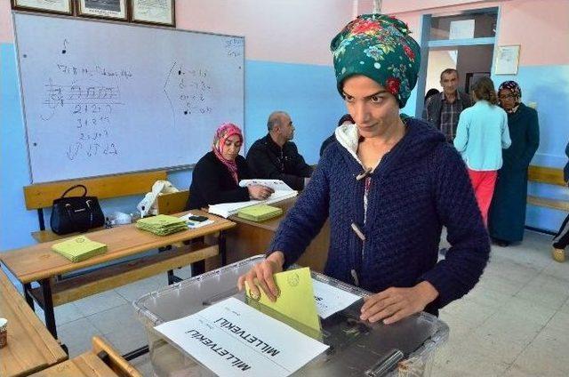 Milletvekili Nurettin Yaşar Oyunu Kullandı