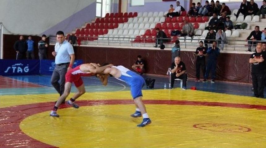 B&uuml;y&uuml;kşehir&rsquo;in Pehlivanları, S&uuml;per Lig&rsquo;de Zirveye Koşuyor