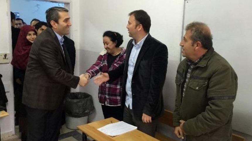 Ak Parti İstanbul İl Başkanı Selim Temurci &Ccedil;ekmek&ouml;y&rsquo;de Oyunu Kullandı