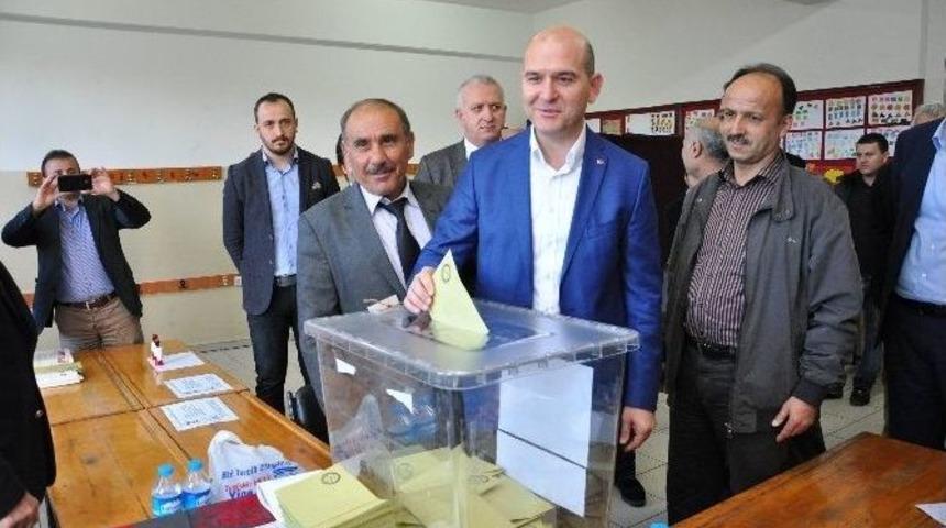 Ak Parti Mkyk &Uuml;yesi S&uuml;leyman Soylu Oyunu Kullandı
