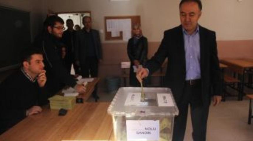 Erzurum Valisi Ahmet Altıparmak 1165 Nolu Sandıkta Oyunu Kullandı