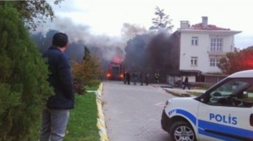 Tadilat Yapılan Banka Şubesinde Yangın &Ccedil;ıktı