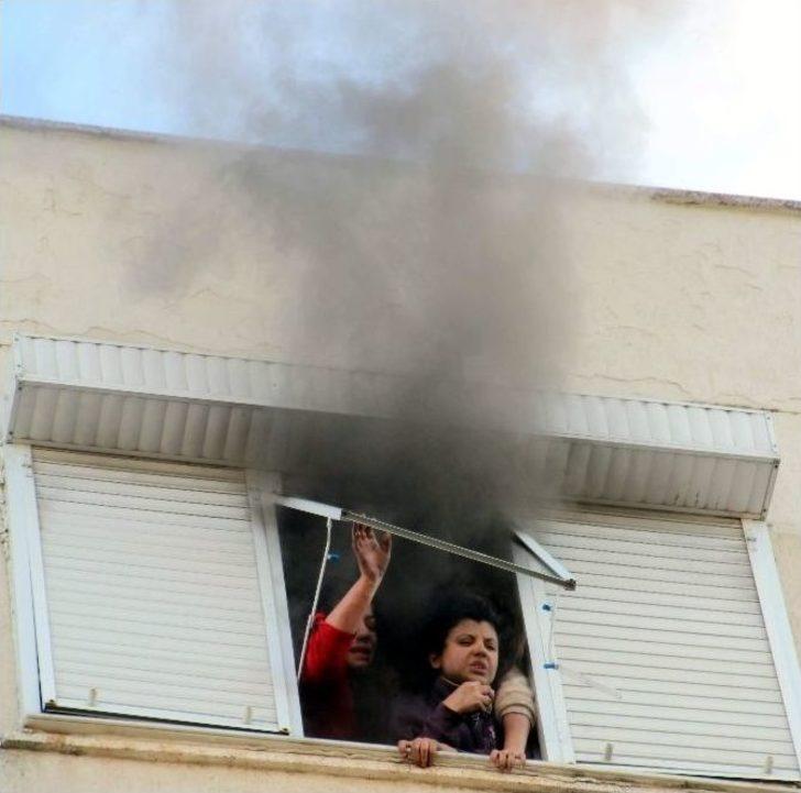 Öğrenci Evindeki Yangında Can Pazarı G1