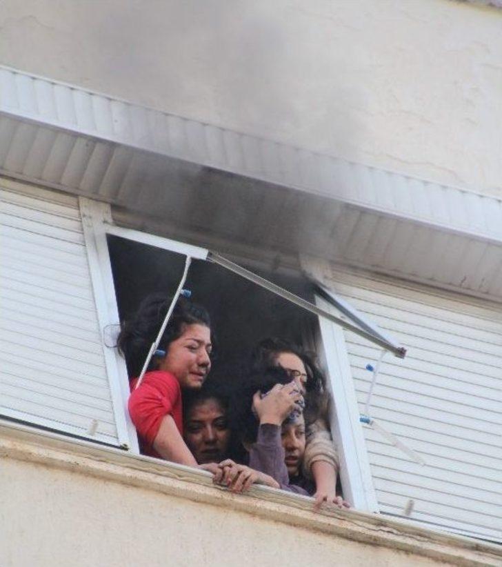 Öğrenci Evindeki Yangında Can Pazarı G5