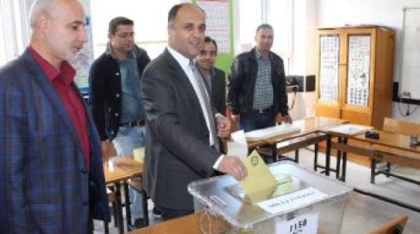 Beyşehir Belediye Başkanı &Ouml;zaltun, Sandık Başında