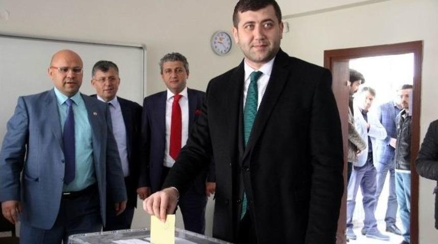 Mhp İl Başkanı Baki Ersoy Oyunu Kullandı