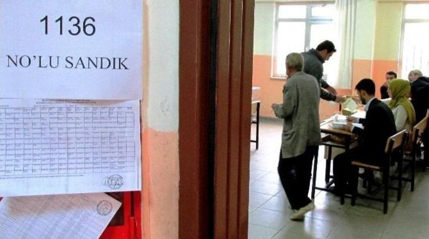 Se&ccedil;men Nizip&rsquo;te Sandık Başında
