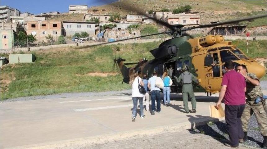 Siirt&rsquo;te Oy Pusulaları Ve Se&ccedil;im G&ouml;revlileri Askeri Helikopterle Taşındı