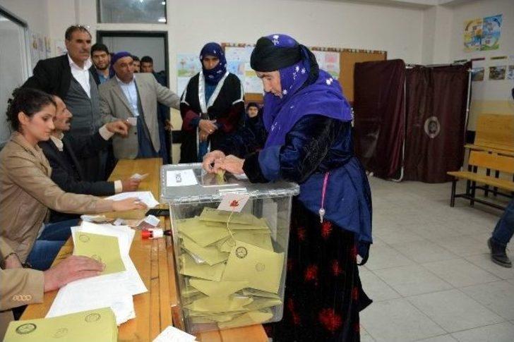 Siverek’te Oy Kullanma İşlemine Yoğun İlgi G5