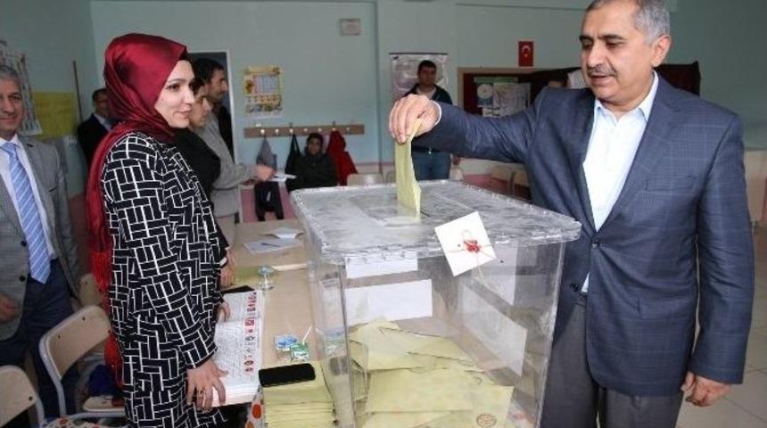 Vali Ko&ccedil;ak Oyunu Kullandı