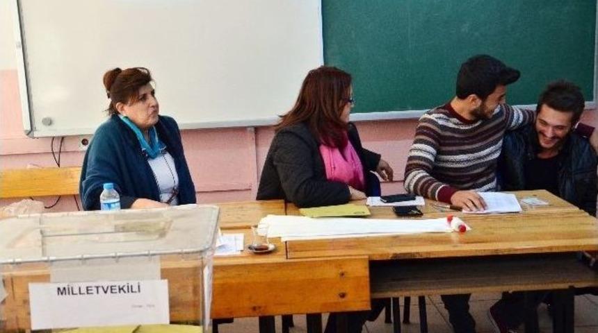 Cep Telefonu Tartışmasına Polis M&uuml;dahalesi