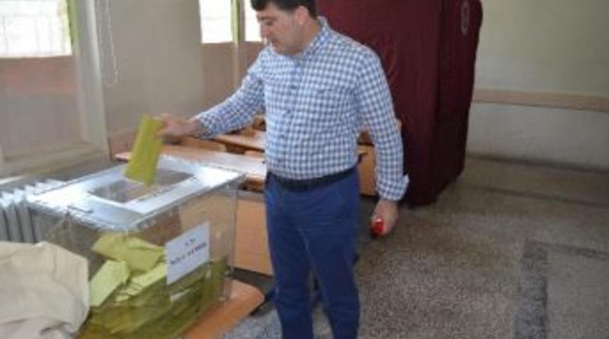 Akar, Oyunu Kullandı