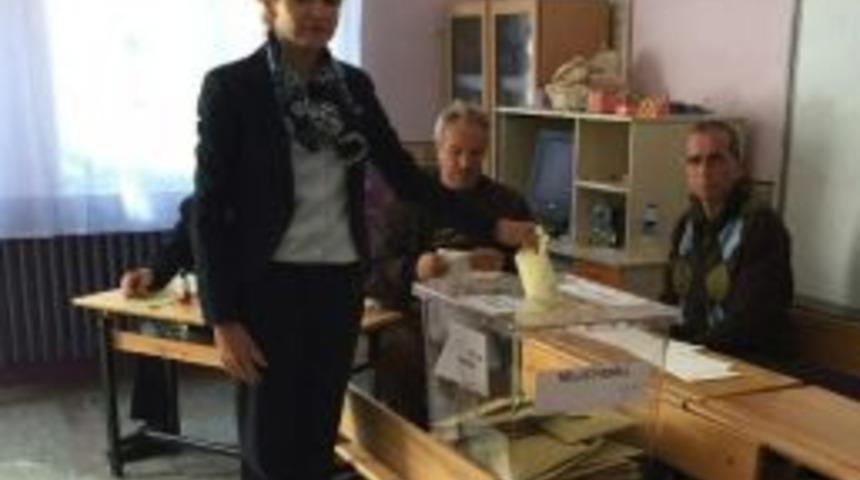 Chp Milletvekili Adayı Altınsoy Oyunu Kullandı