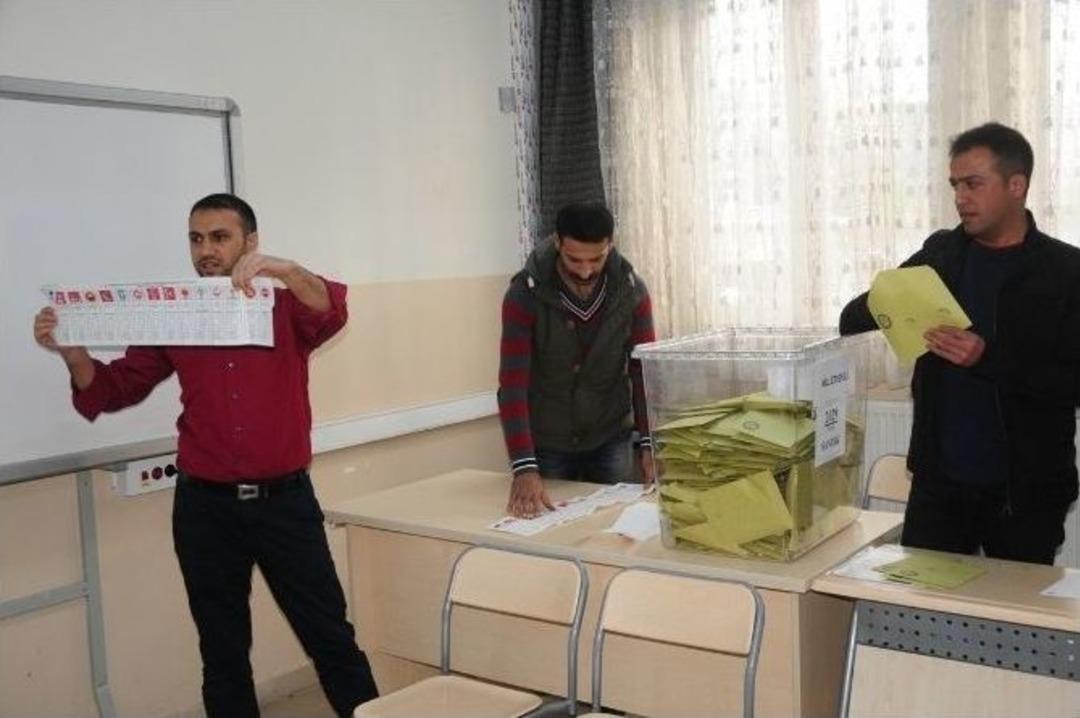 Van&rsquo;da Oy Sayımı Başladı