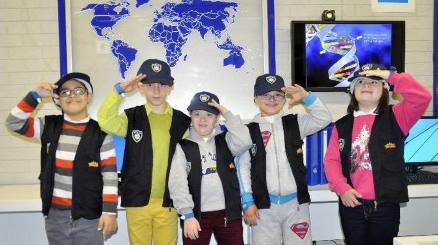 Down Sendromlu &Ccedil;ocukların Mesleklerle Buluşması