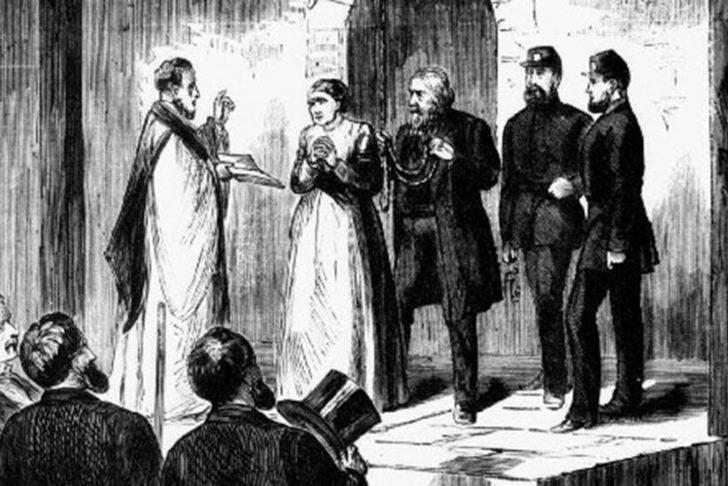 Kana tapan 7 İngiliz kadın tüylerinizi diken diken edecek! G5