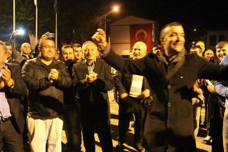 Osmaneli’de Ak Parti’nin Seçim Kutlaması G3