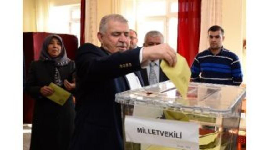 Mah&ccedil;i&ccedil;ek: &ldquo;1 Kasım Demokrasi Bayramımız Kutlu Olsun&rdquo;