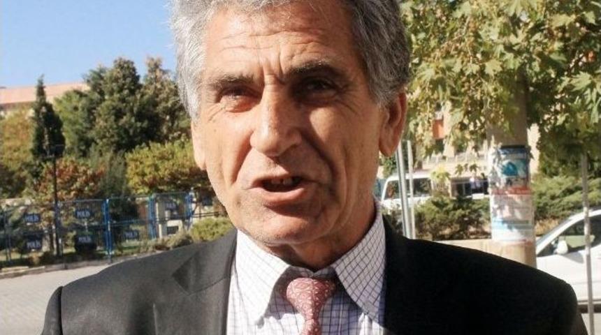 Boş Alana Seslendi, 102 Oy Aldı, İtiraz Etti