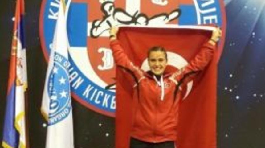 Seren Erkış, &Ccedil;eyrek Finalde Kaldı