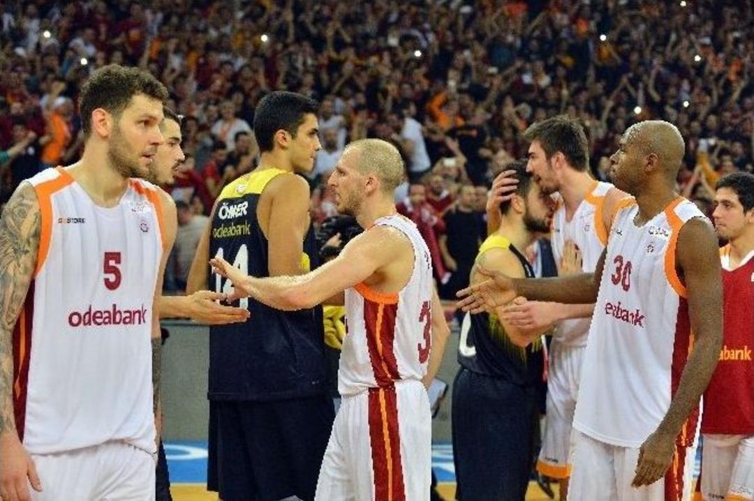 Potada Derbinin Galibi Galatasaray