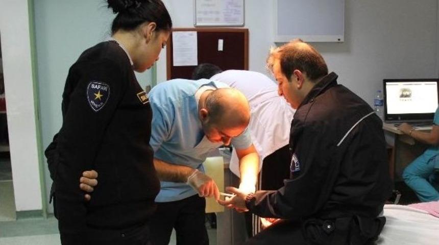 Saldırgan, 2 Polisi Isırarak Hastanelik Etti