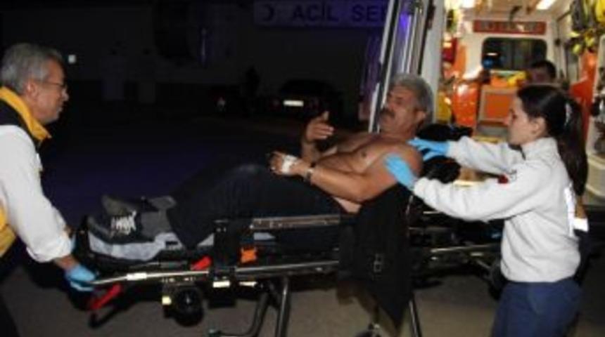 Evinde Yemek Yerken Ensesinden Vuruldu