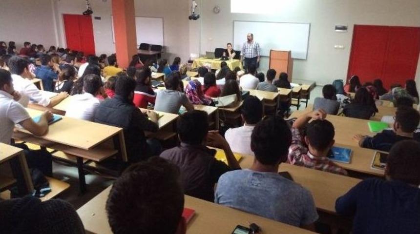 Kuyucak&rsquo;ta &Uuml;niversitelilere Dgs Bilgilendirmesi