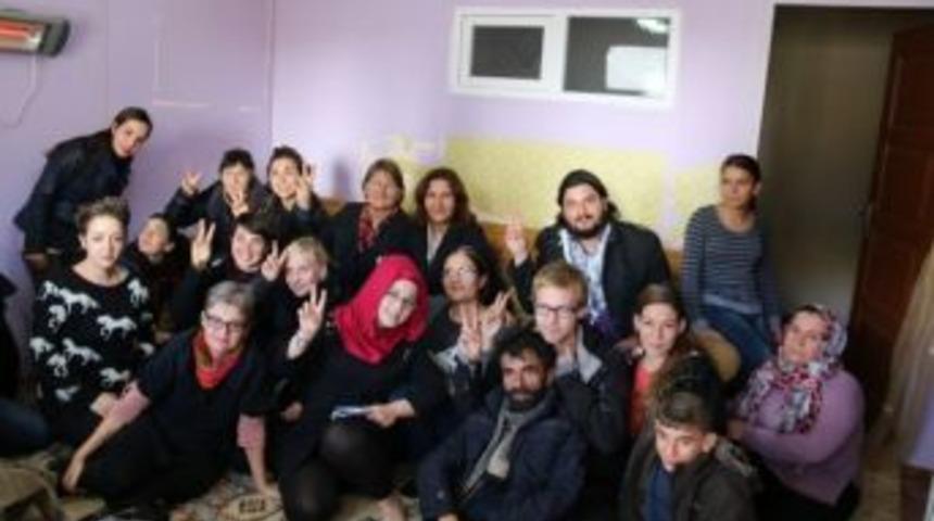 Başkan Vekili &Ccedil;elik&rsquo;ten Kobanili Ailelere Ziyaret