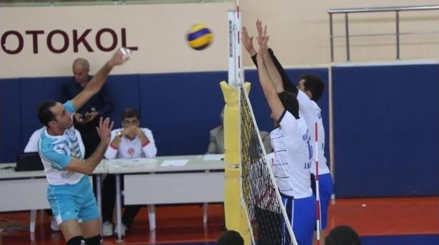 Haliliye Voleybol Takımı 2&rsquo;de 2 Yaptı