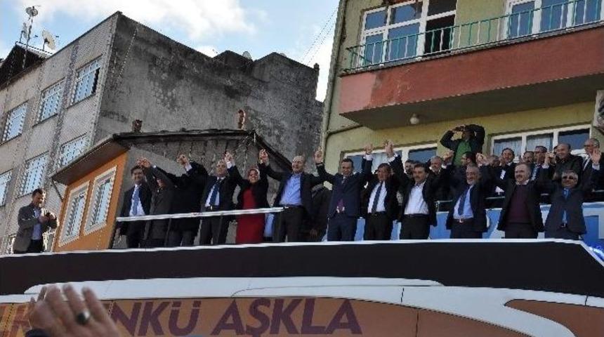 Ak Parti Trabzon Milletvekilleri Teşekk&uuml;r Ziyaretlerini S&uuml;rd&uuml;r&uuml;yor